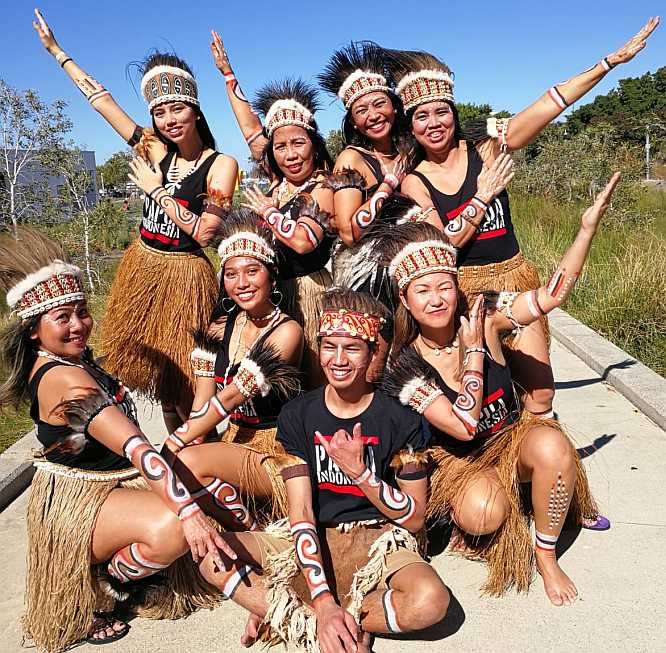 Seharum Nusantara Dancers Perform to Packed Crowd at Gold Coast